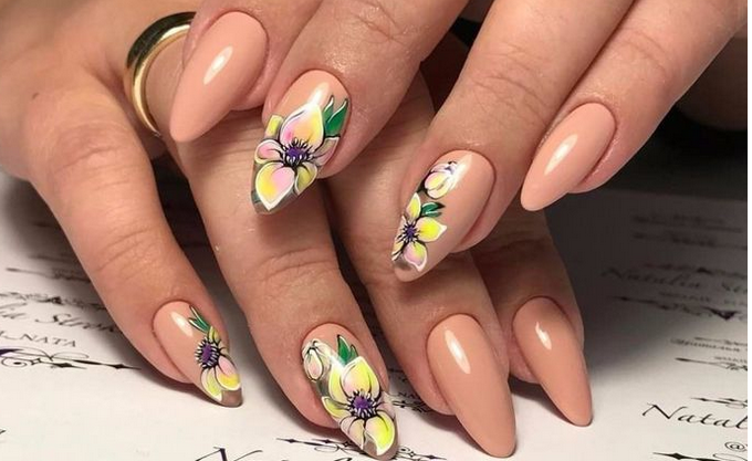 Маникюр 2020: лучшие идеи дизайна на овальную форму - today.ua