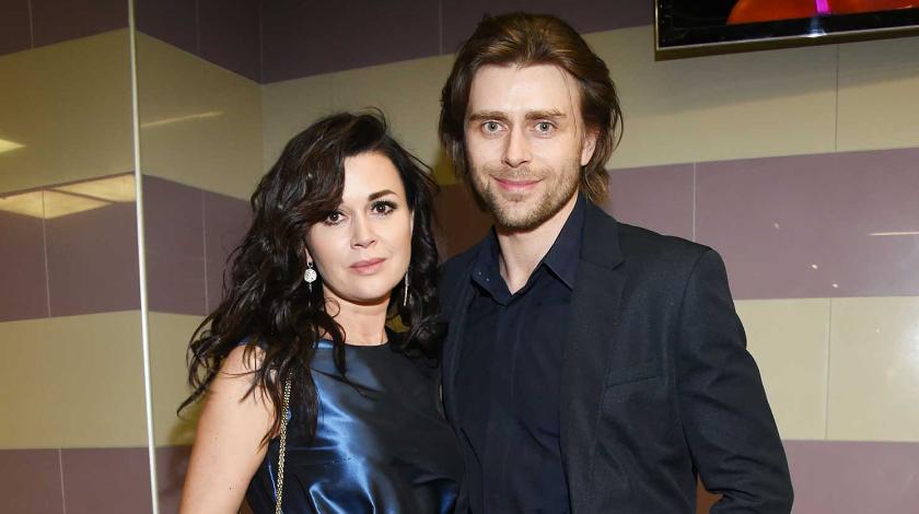 Заворотнюк внезапно исчезла отовсюду: недоумевает даже персонал клиники - today.ua