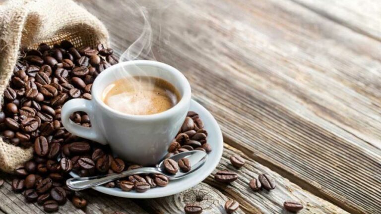 В який час краще за все пити каву: невролог дав важливі рекомендації - today.ua