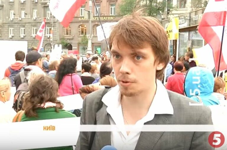 Ходив на мітинги та був у масовці на телешоу: в мережі з'явились відео з молодим Гончаруком - today.ua