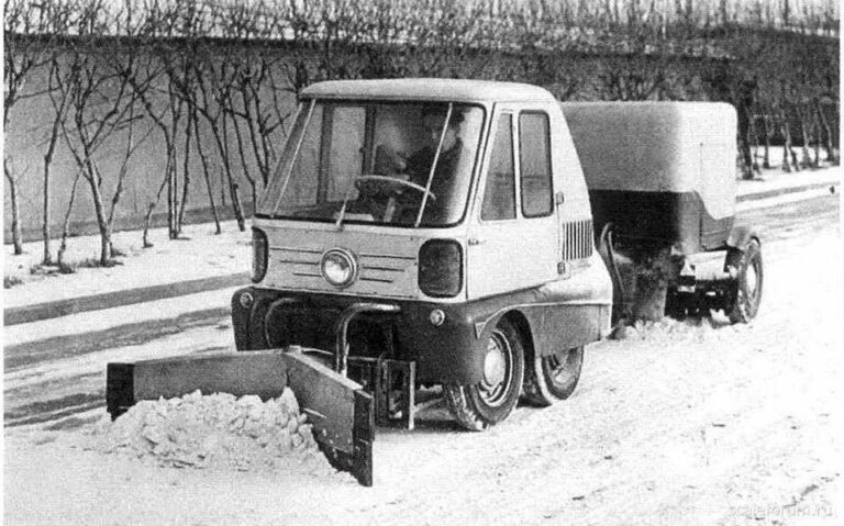 У Мережі показали снігоприбиральну машину на базі “Запорожця“ - today.ua