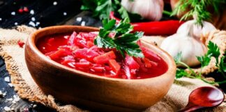 Красный борщ с секретным ингредиентом: знаменитый рецепт от шеф-повара  - today.ua