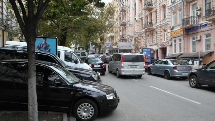 Водіїв каратимуть за парковку «всупереч здоровому глузду» - today.ua