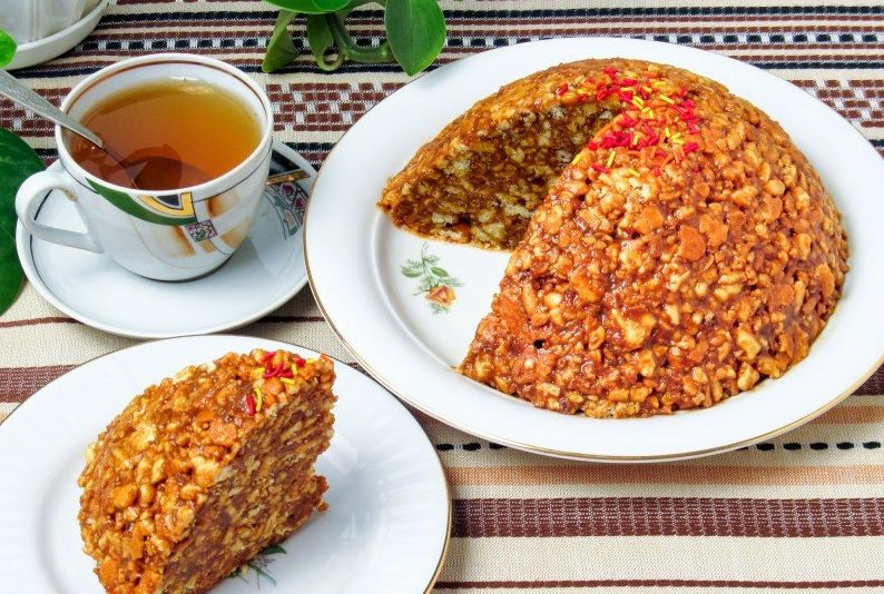 Торт “Муравейник“ на скорую руку : классический рецепт любимого десерта из детства