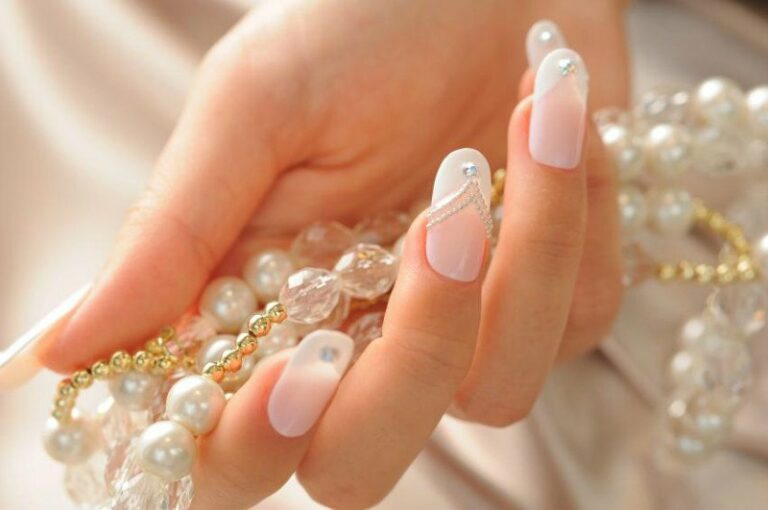 Манікюр з перлами: стильні ідеї нейл-арту на нігті різної довжини (фото)  - today.ua