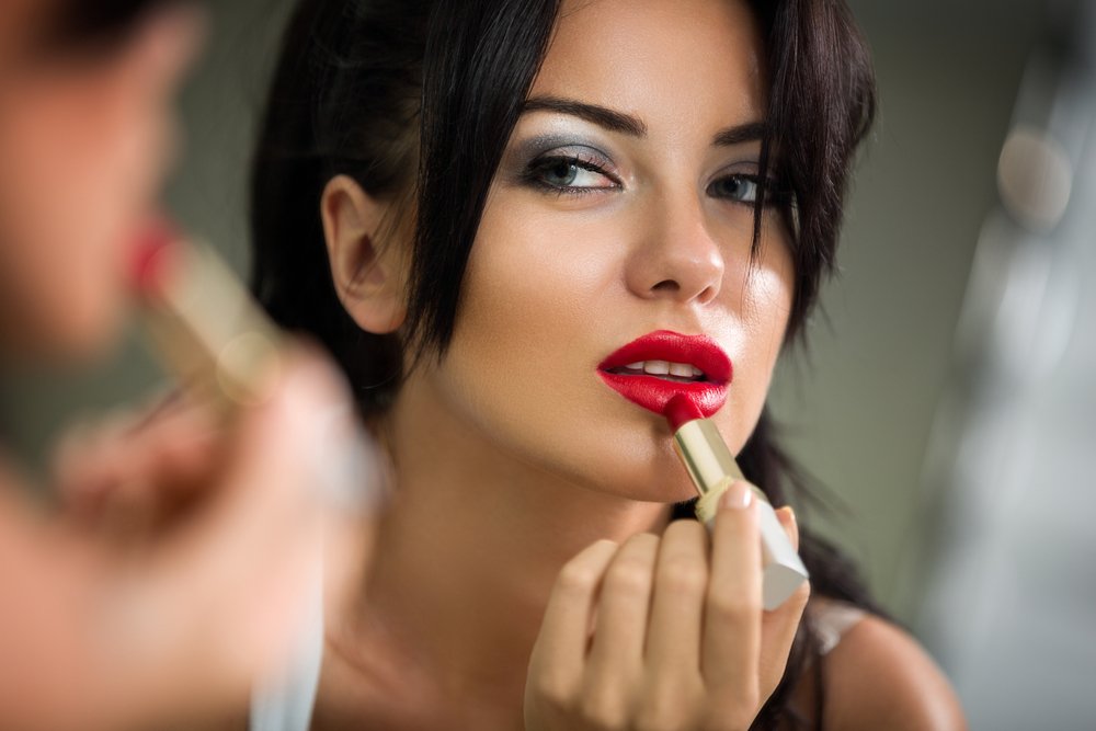 Убрать стрелки и лишний блеск: ТОП-5 советов для ежедневного макияжа