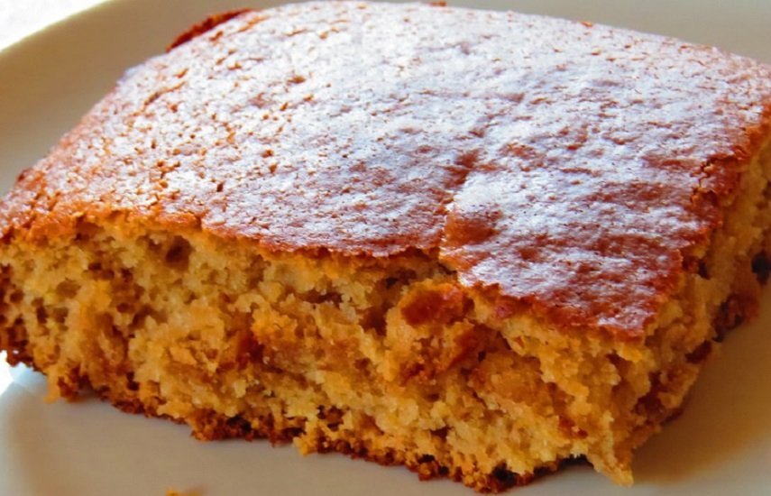 Швидкий пиріг на кефірі з варенням: рецепт бюджетного десерту для всієї родини