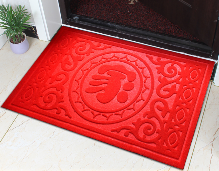 Талісман фен-шуй: килимок біля вхідних дверей приверне в дім щастя і благополуччя - today.ua