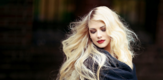 Прості і красиві зачіски: 3 швидкі укладки, які повинна вміти зробити кожна дівчина - today.ua