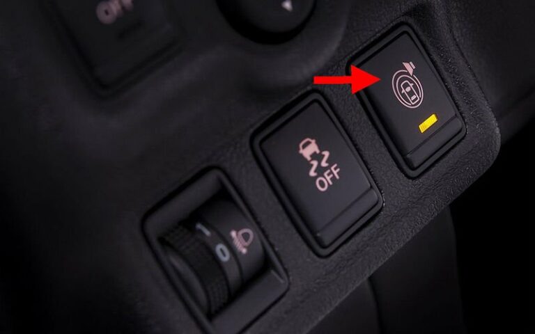 ТОП-8 самых непонятных кнопок в автомобиле - today.ua