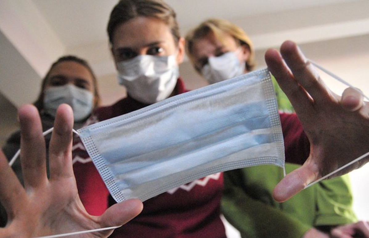 Хлоргексидин или маска: врач рассказал, какие средства наиболее эффективны против коронавируса