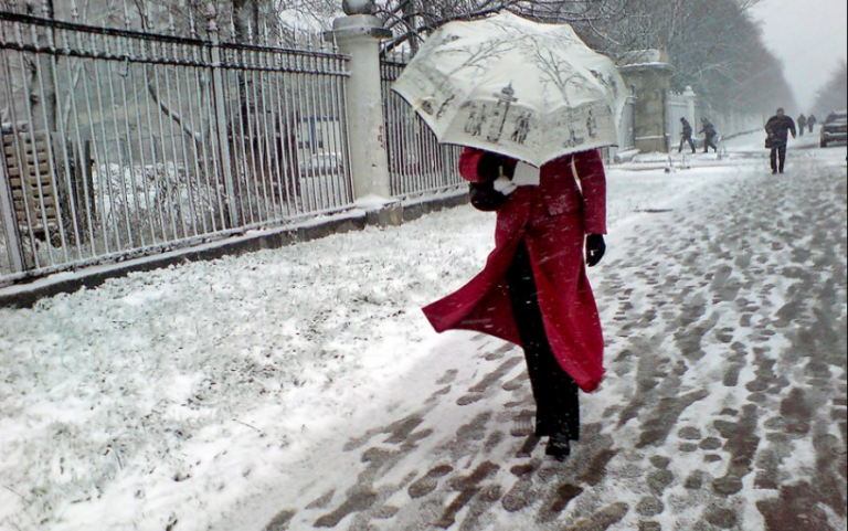 В Україну повертається зима: морози і снігопади обрушаться на країну в найближчий уїкенд - today.ua