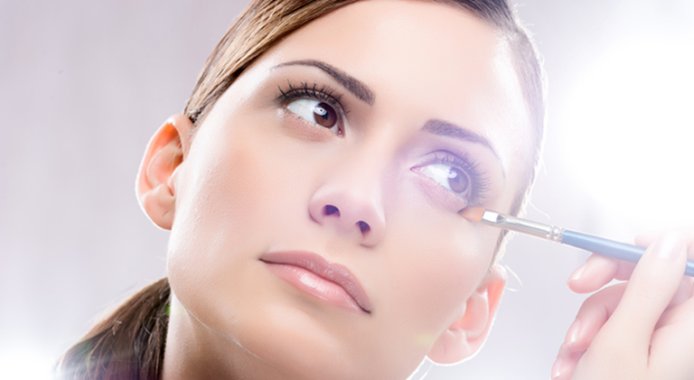 Убрать стрелки и лишний блеск: ТОП-5 советов для ежедневного макияжа - today.ua
