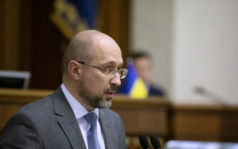 Коронавирус и карантин: Шмыгаль пообещал украинцам компенсировать часть коммуналки - today.ua