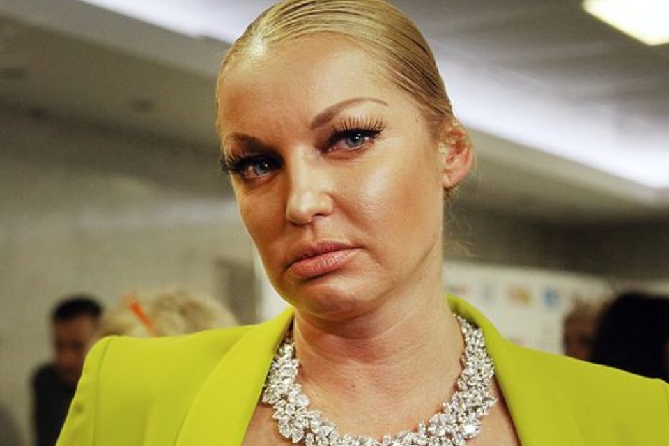 Волочкова сіла на шпагат перед кабанами: "Ноги вже не сходяться"