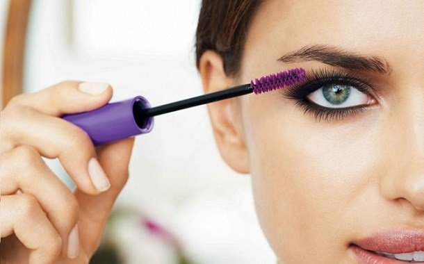 ТОП-5 главных ошибок вечернего макияжа: как рисовать стрелки и наносить помаду 