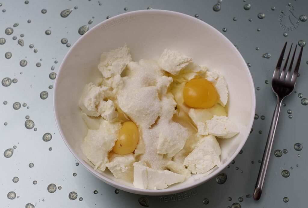 Смачні сирники на сніданок: ідеальний рецепт страви з дитинства
