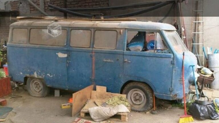 В Чили нашли уникальный советский микроавтобус - today.ua