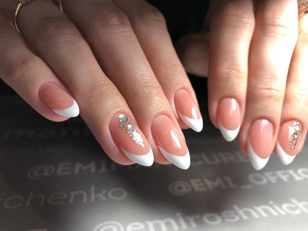 Офісний манікюр 2020: основні правила дизайну нігтів для ділових леді