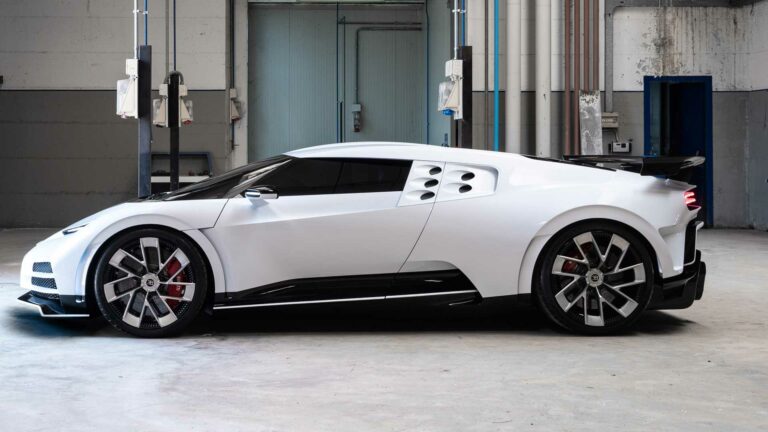 Криштиану Роналду купил Bugatti Centodieci  - today.ua