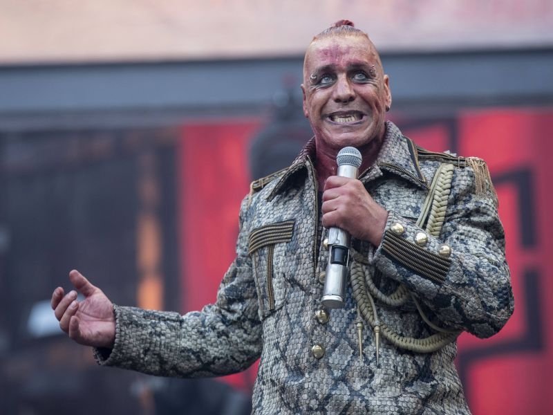 Лідер Rammstein Тілль Ліндеманн підхопив коронавірус: Десь заплакала Лобода - today.ua
