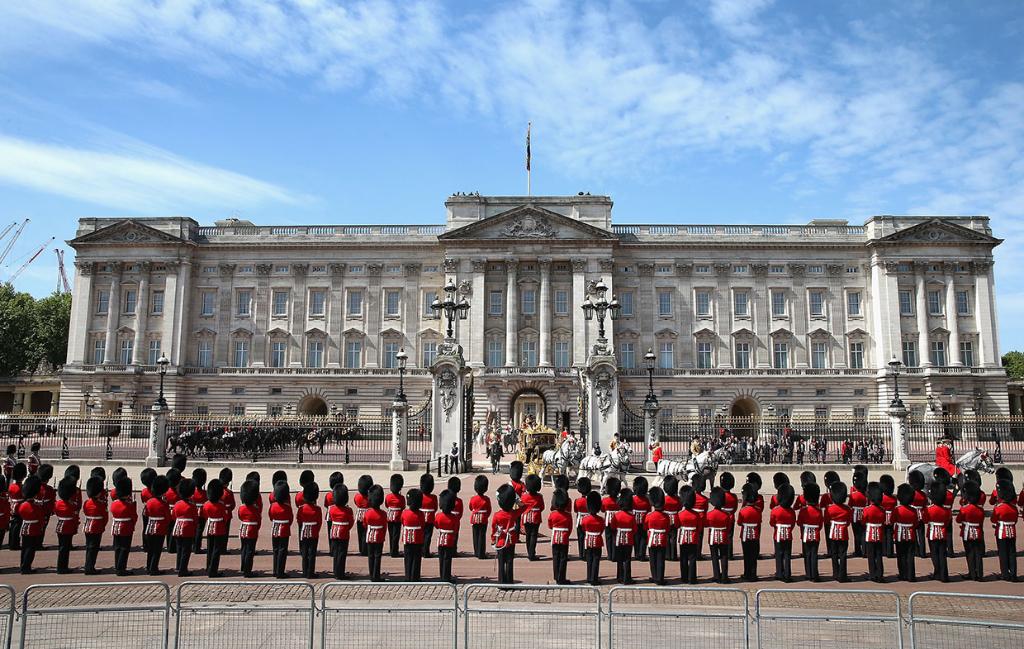 Тривожна звістка з Британії: королева Єлизавета терміново покинула свій палац – втрутився коронавірус