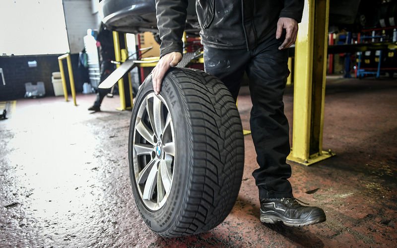 Зеленского попросили не закрывать СТО на карантин