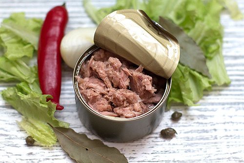 Легкий салат з тунцем і рисом: рецепт смачної і корисної закуски на вечерю 