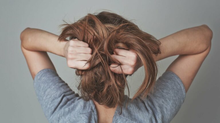 Як не зіпсувати волосся: від якої згубної звички потрібно відмовитися - today.ua