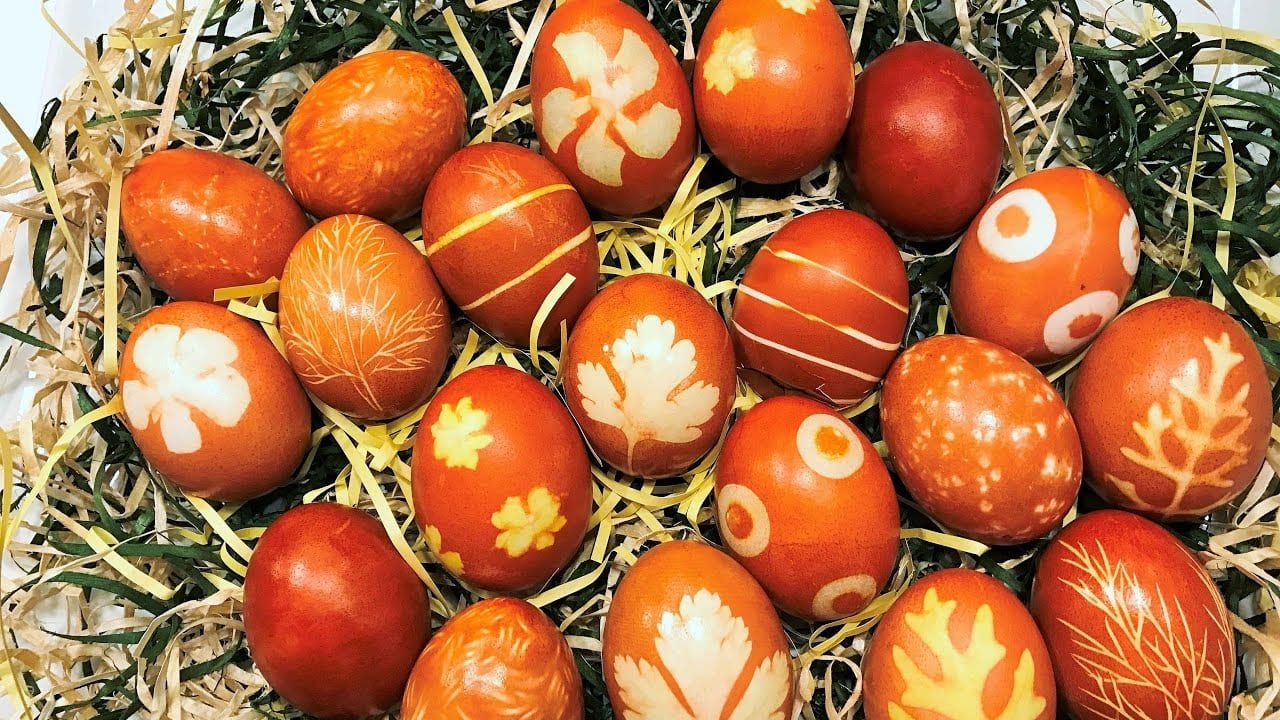 Крашанки на Великдень: два способи пофарбувати яйця в цибулинні