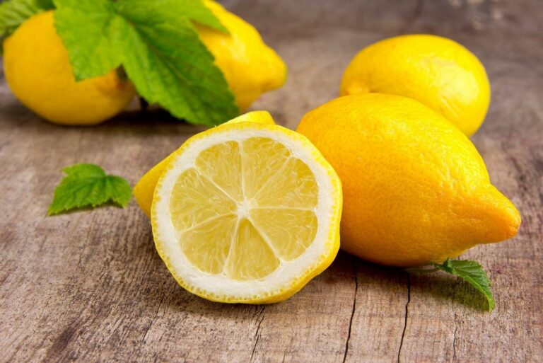 Лимон від коронавіруса: чи допоможе фрукт захиститися від небезпечної хвороби - today.ua