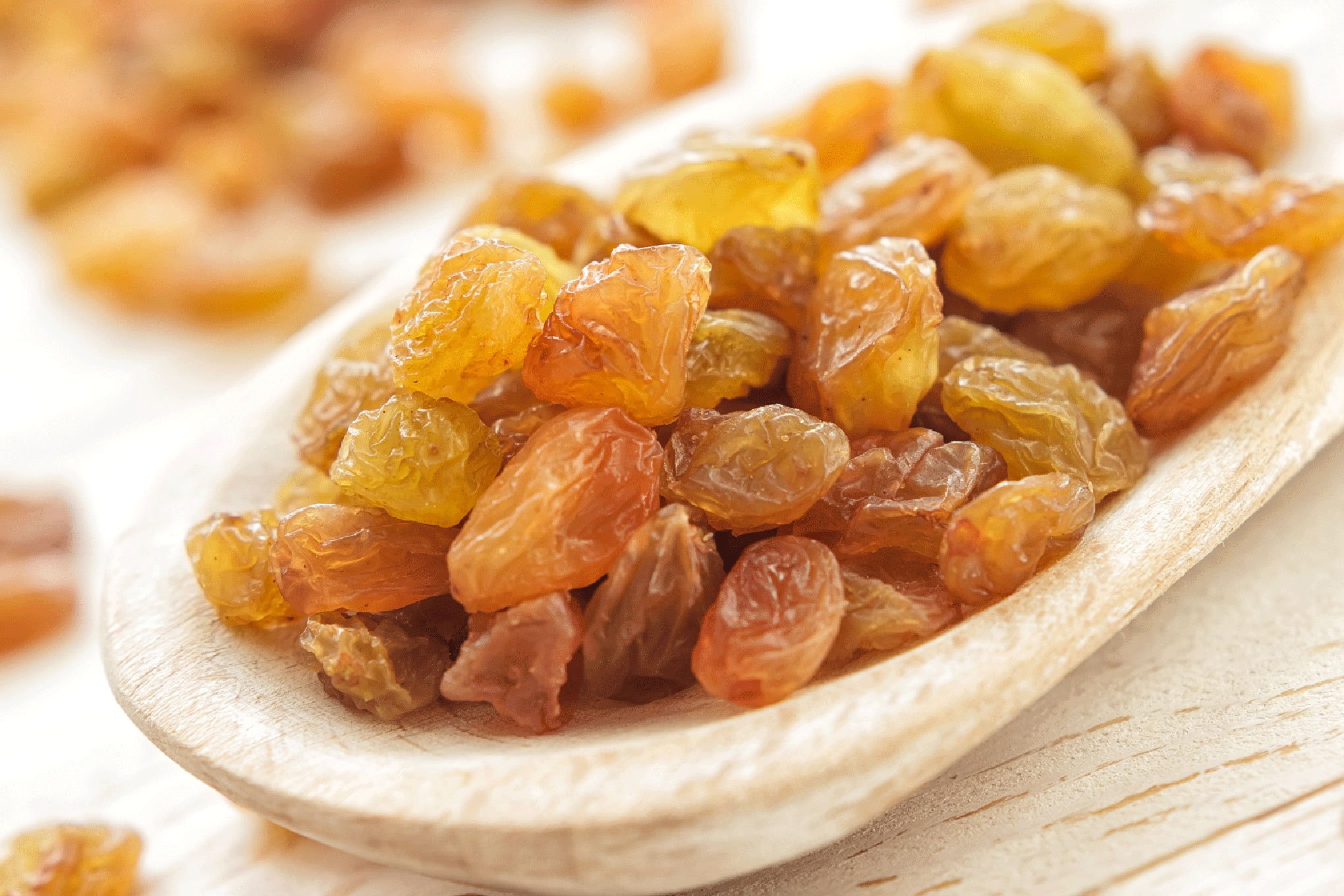 В паску лучше не добавлять: изюм может быть опасным для здоровья - today.ua