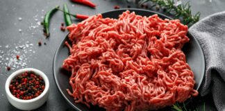 Перебьет вкус мяса и сделает корочку черной: разрушены главные мифы о фарше для котлет - today.ua