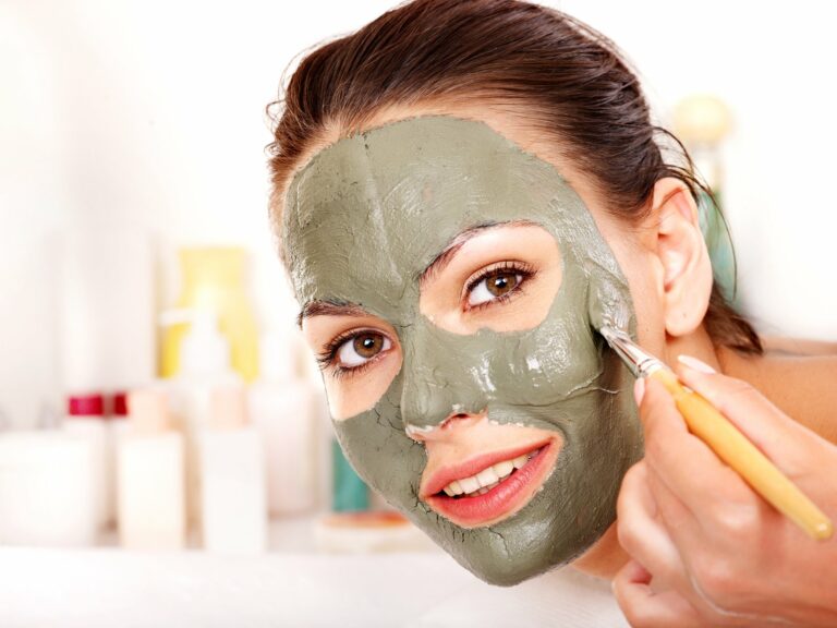 Идеальная кожа в возрасте 50+: секрет эффективной маски для лица в домашних условиях - today.ua