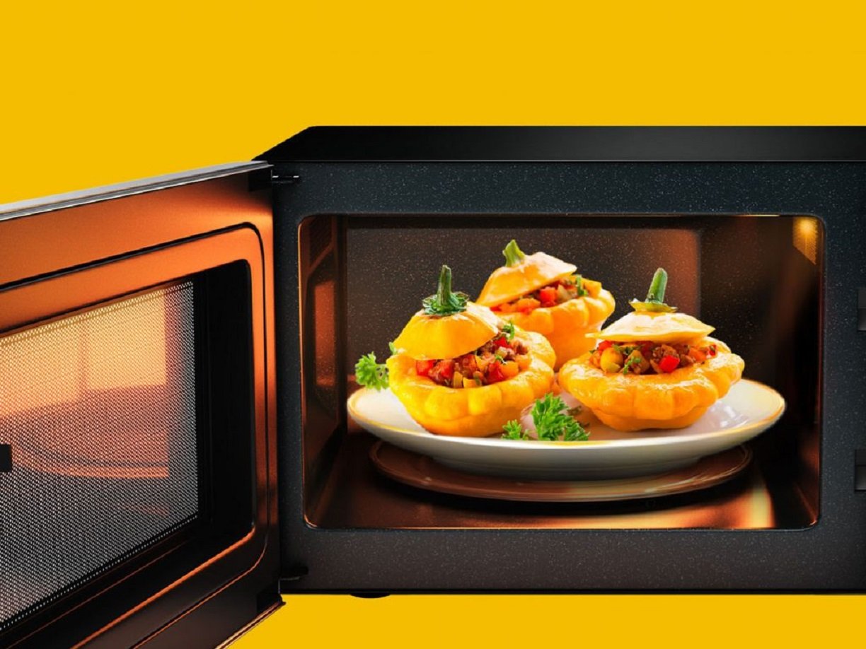 Що можна приготувати в мікрохвильовій печі: Топ-3 страви на всі випадки життя - today.ua