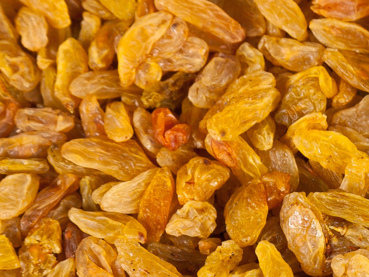 Поможет при гипертонии и болезнях легких: назван самый полезный сухофрукт - today.ua