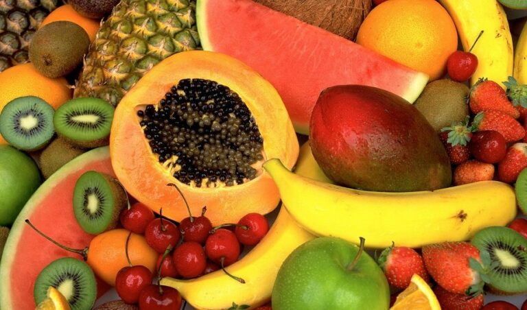 Які фрукти підвищать імунітет від коронавіруса у квітні – поради езотериків - today.ua