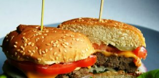 Гамбургер з куркою і овочами: рецепт корисного фастфуду своїми руками - today.ua