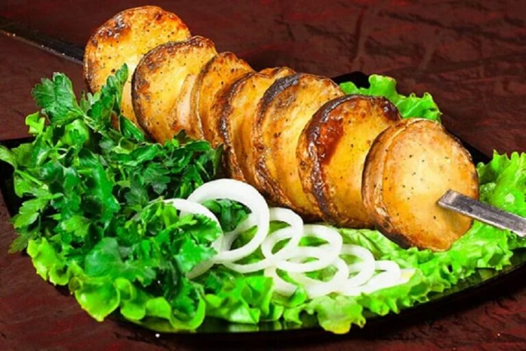 Картофель запеченный в духовке: три оригинальных рецепта - today.ua