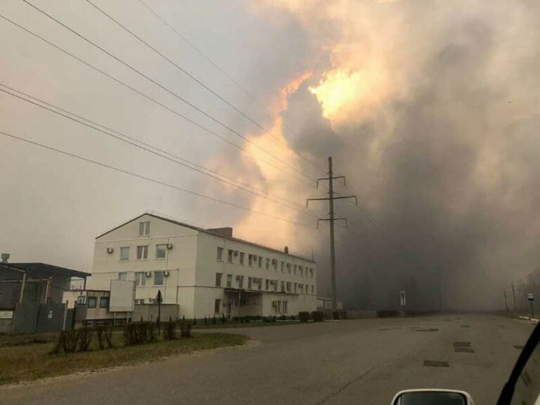 Пожар в Чернобыле: огонь уже добрался до ЧАЭС - today.ua