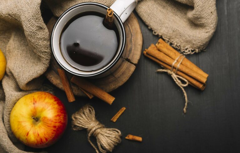 Кофе с яблоками и кислыми фруктами: в чем польза напитка - today.ua
