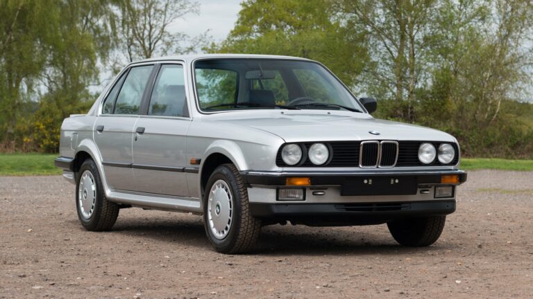 Капсула времени: BMW 325iX 1986 года продают за 60 000 долларов - today.ua