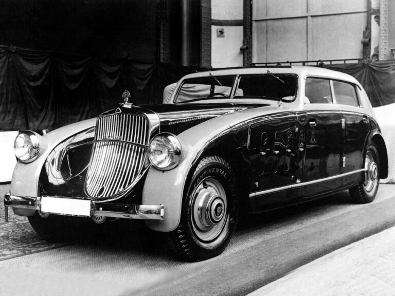 В лесу под Киевом нашли Maybach 1932 года - today.ua