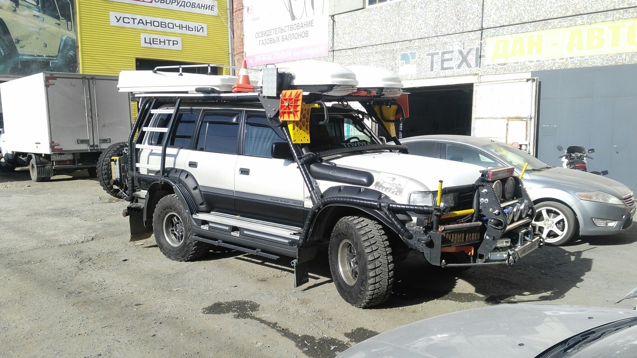 Toyota Land Cruiser 80, що може пережити Апокаліпсис - today.ua