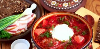 Борщ з копченим салом: старовинний рецепт неймовірно пікантної страви  - today.ua