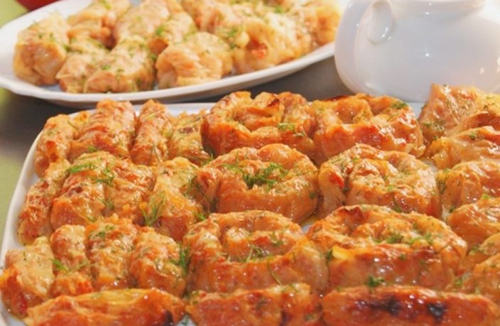 Соковиті голубці з нестандартною начинкою: рецепт популярної страви за бабусиним рецептом