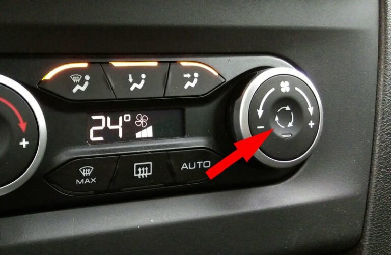 3 секретные и очень полезные кнопки в авто, про которые мало кто знает - today.ua