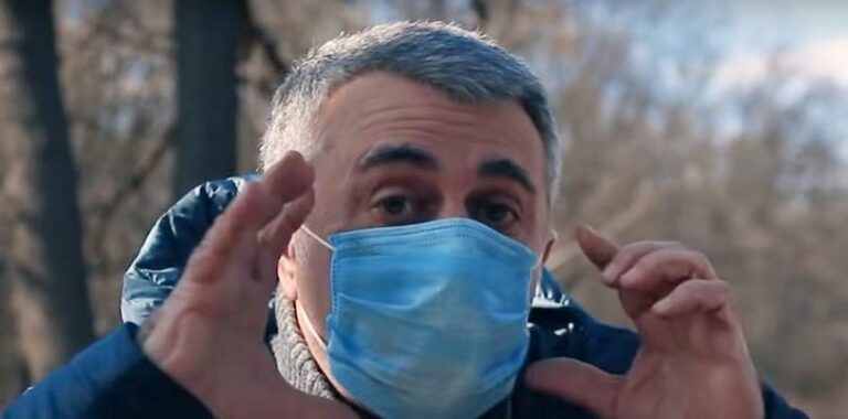 Комаровский рассказал, как правильно стирать медицинские маски  - today.ua
