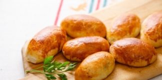 Пирожки с картошкой по бабушкиному рецепту: простой рецепт выпечки на скорую руку  - today.ua