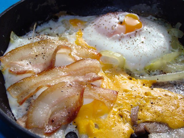 Сало на завтрак: быстрый и полезный рецепт пикантного блюда  - today.ua
